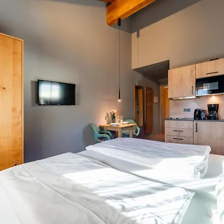 Tauern Mitterwirt 121 アパート ピーゼンドルフ